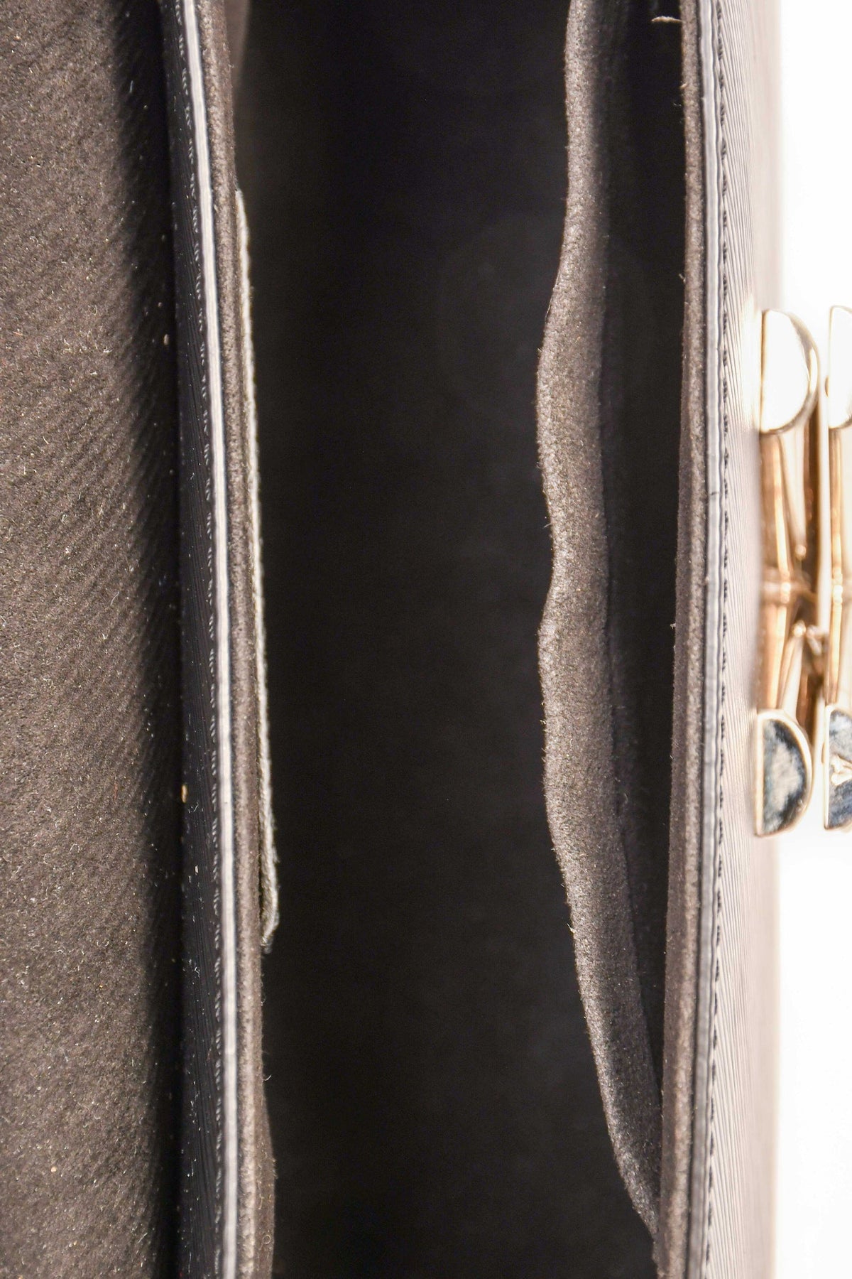 Louis Vuitton 2017 Black Epi Leather Twist MM Shoulder Bag